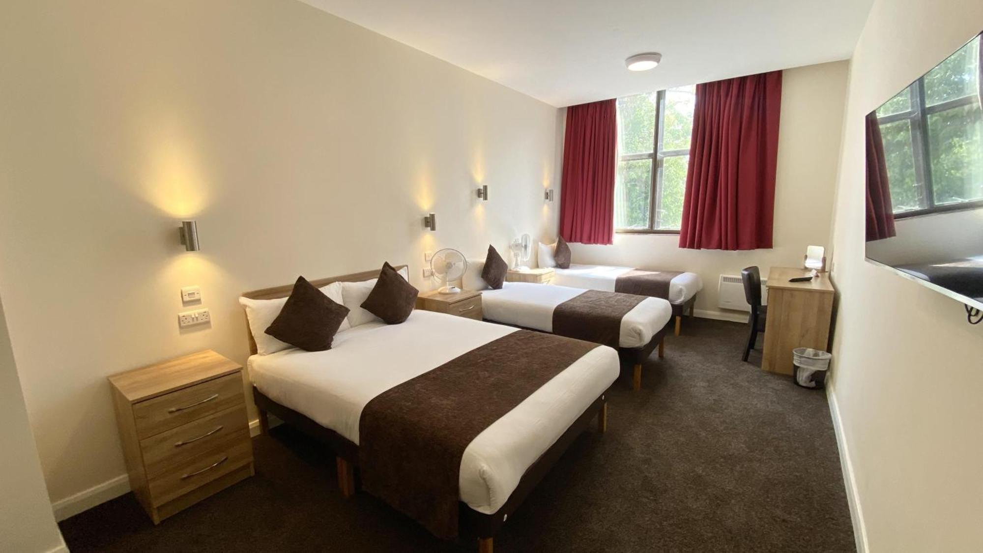 Russ Hill Hotel Charlwood Habitación foto